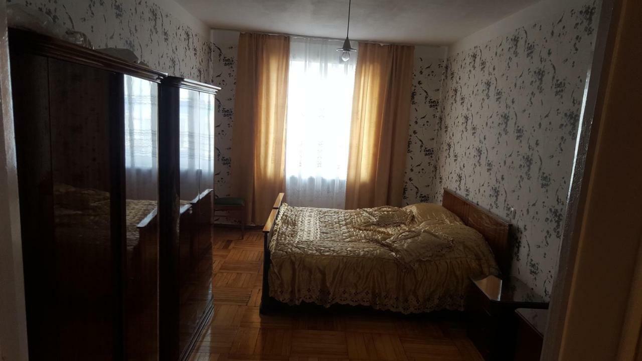 Apartament Apartment Батуми Екстериор снимка