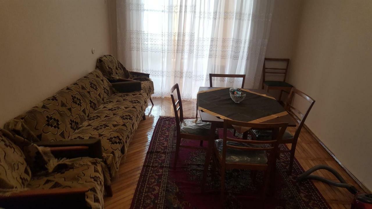 Apartament Apartment Батуми Екстериор снимка