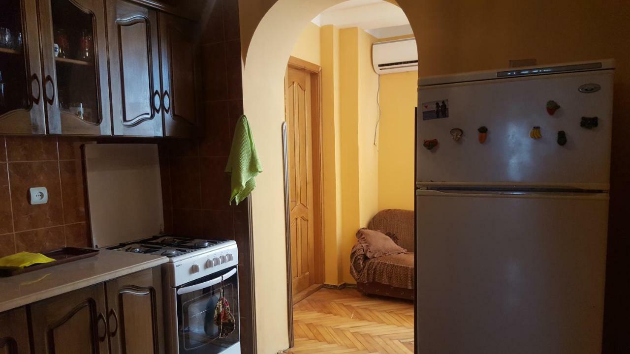 Apartament Apartment Батуми Екстериор снимка